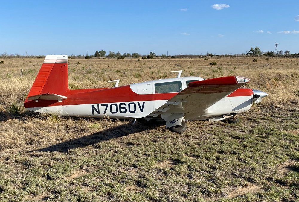 1976 Mooney M20F, N7060V